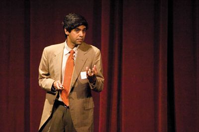 ChrisSinclairNeurologist chris sinclair | Staff Photographer Dr. Aniruddh Patel of the San Diego-based Neurosciences Institute gives a lecture at the Barclay Theater.