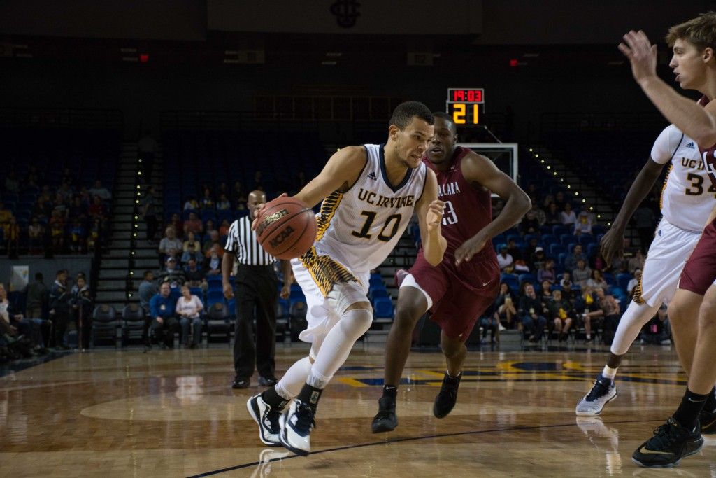 jack yu_mens bball scu 112515-1