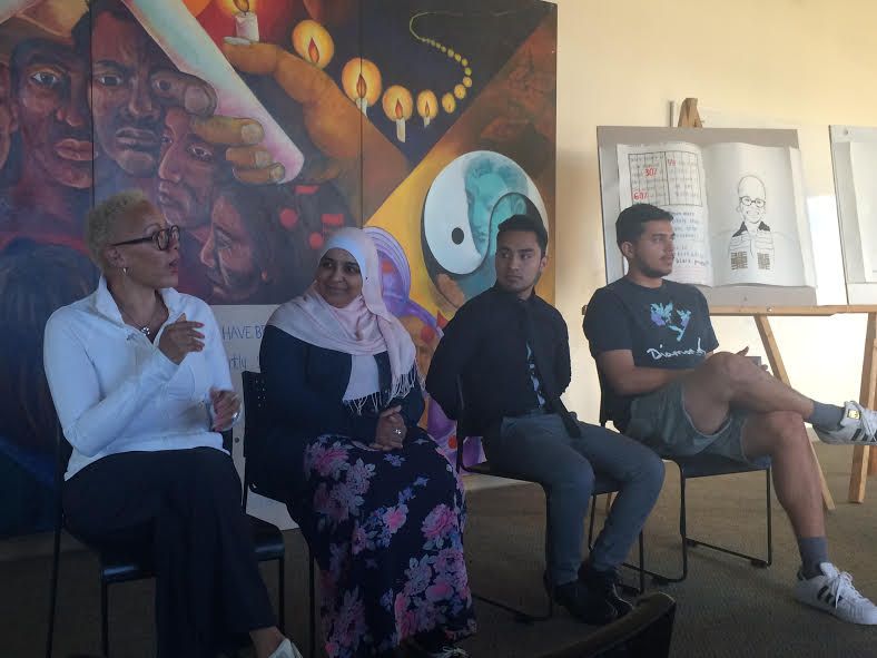 More than 50 students and faculty members gathered in UCI's Cross Cultural Center last Tuesday to discuss social justice issues with a panel organized by the Muslim Student Union.