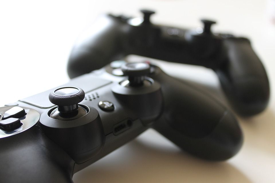 controller-1216816_960_720