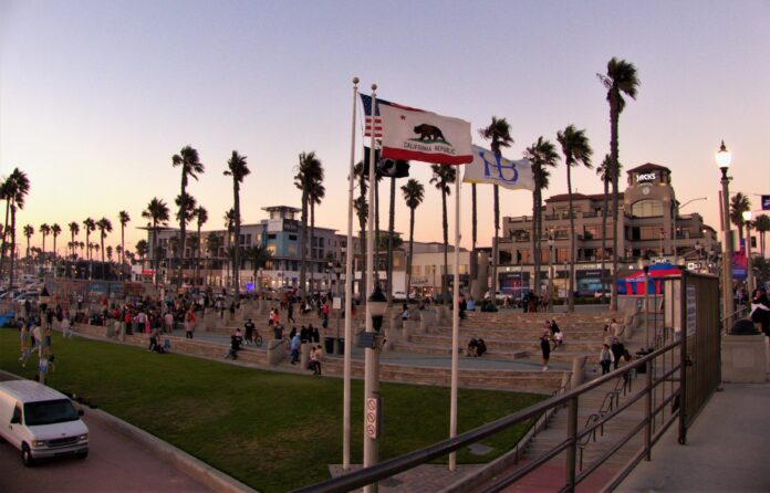 Huntington-Beach_(3) (1)