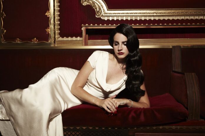 Lana_Del_Rey_Releases_Music_Video_For_New_Track_'Burning_Desire'9